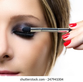 Makeup. Make-up. Eyeshadows. Eye Shadow Brush