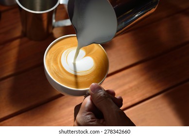 Making Of Cafe Latte Art, Heart Shape