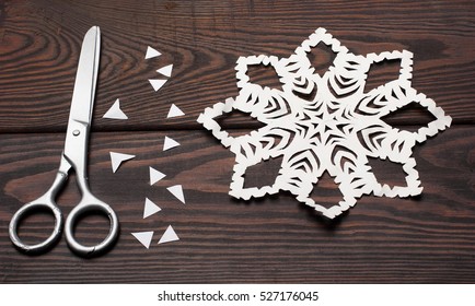 Making Christmas Paper Snowflakes