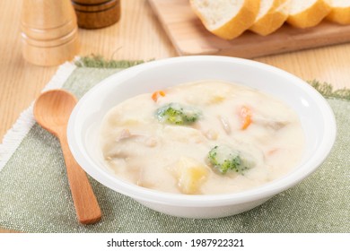 Making Cream Stew With Chicken And Vegetables.