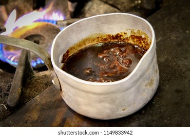 Making Gravy Inold Pan