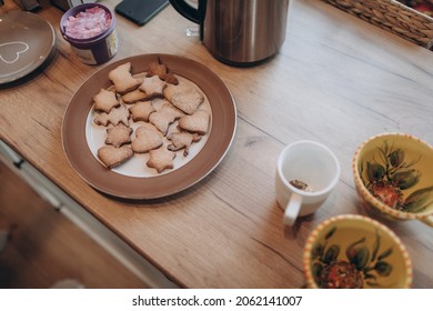 Making Hot Tea With Cookies And Apple Pie 