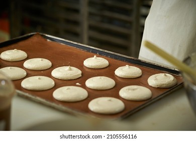 Making Macarons In The Oven	