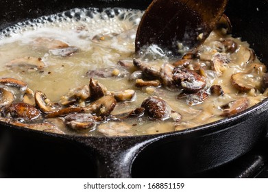 Making Mushroom Gravy Or Rue In A Cast Iron Skillet