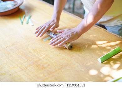 Making Paper From Papyrus Plant