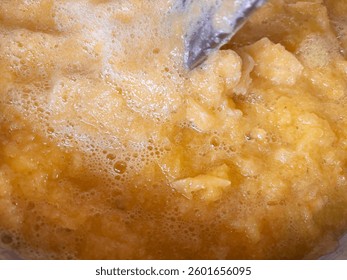 making pineapple jam with traditional methods