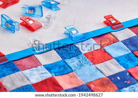 Making of quilt binding by dint of sewing quilting clips