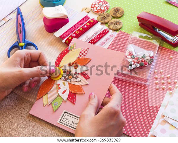 Making a scrap booking birthday card/Scrapbook,\
Button, Craft, Adult,\
Art