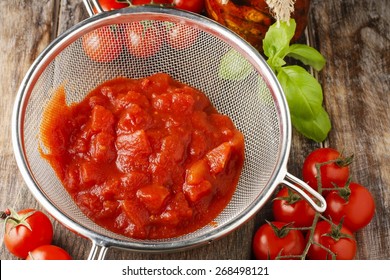 Making Tomato Sauce