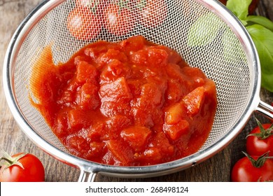 Making Tomato Sauce