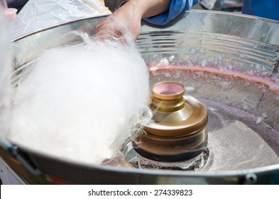making white cotton candy in cotton candy machine