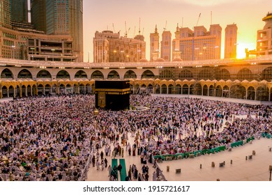 Makkah, Saudi Arabia - 12.11.2019 - Sunset At The Kaaba In The Haram Mosque Of Mecca