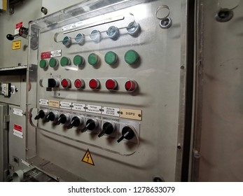 Imagenes Fotos De Stock Y Vectores Sobre Submarine Control