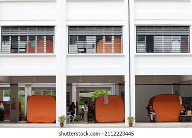 Malacca, Malaysia, JANUARY 3, 2022 : Flood Victims Been Evecuated At A Temporary Evacuation Centre In Batu Beremdam, Melaka.