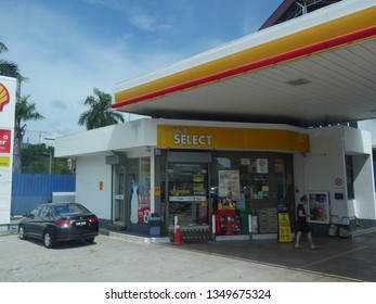 Malacca, Malaysia--February 2018: Shell Select Gasoline Station In Malacca, Malaysia. 