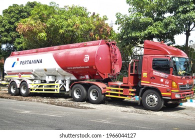 226 Truck pertamina Images, Stock Photos & Vectors | Shutterstock