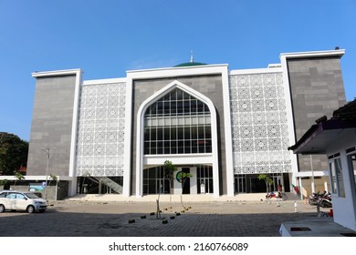 Malang Indonesia May 212022 Alhikmah Mosque Stock Photo 2160766089 