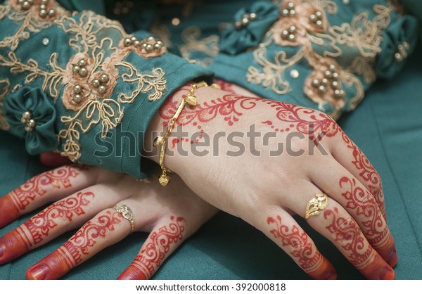 Malay Bride Henna Carved Beautiful Unique Stock Photo Edit Now 392000818