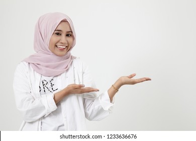 Malay Girl Hand Gesture Welcome Sign Stock Photo 1233636682 | Shutterstock