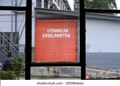 Utamakan Keselamatan Images Stock Photos Vectors Shutterstock