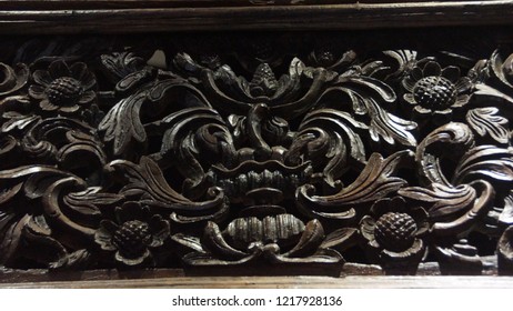 Malay Traditional Wood Carving Arts
