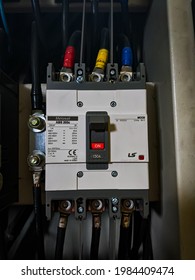 Malaysia, 10 December 2020 : MCCB stands For Molded Case Circuit Breaker.The MCCB provides Protection Against Overload, Short Circuit Faults And Is Also Used For Switching The Circuits.