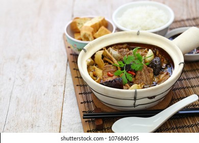 malaysia bak kut teh, traditional chinese herbal pork ribs soup