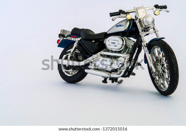 maisto model motorbikes