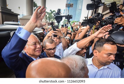 Malaysia, Kuala Lumpur, July 04, 2018 
; Former Malaysian Prime Minister Najib Razak (C) Is Surrounded As He Leaves The Duta Court Complex After Posting Bail In 