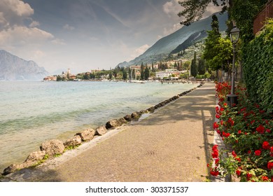 Lago Mayor Italia Imagenes Fotos De Stock Y Vectores Shutterstock