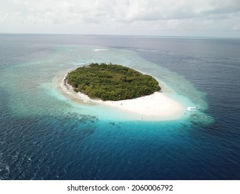 Maldivies. 
Uninhabited islands. View from above. No filters