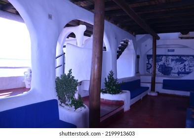 Piriápolis, Maldonado, Uruguai
Casa Pueblo
Jun, 15, 2016
Museum Interior View With Blue Mermaid Image And Other Colorful Paintings On Walls