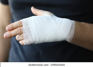 30 Squeezing arm bruises Images, Stock Photos & Vectors | Shutterstock