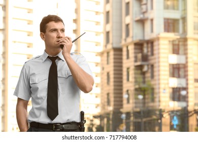 2,260 Communication radio security guard Images, Stock Photos & Vectors ...