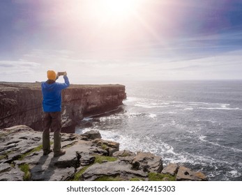 Turista masculino con sombrero