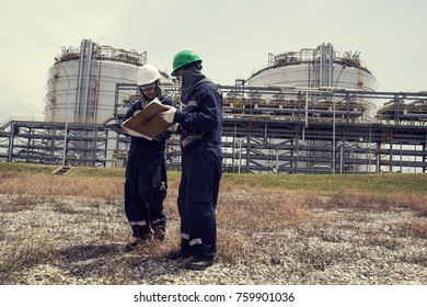 Male Two Worker Inspection Visual Pipeline Oil And Gas