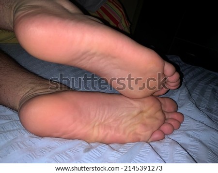 Male who enjoy to showing his feet! Feet fetish