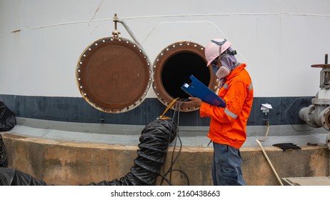 Male Worker Inspection The Tank Carbon Chemical Oil Interface Area Confined Space Safety.