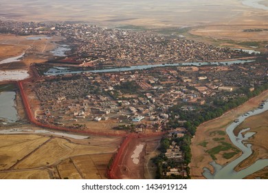 Mali, Mopti – April 03, 2017: Niger River And Mopti Town Aerial View. 