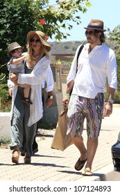 MALIBU - JUL 8: Rachel Zoe, Rodger Berman, Son Skyler Out For A Walk On July 8, 2012 In Malibu, California