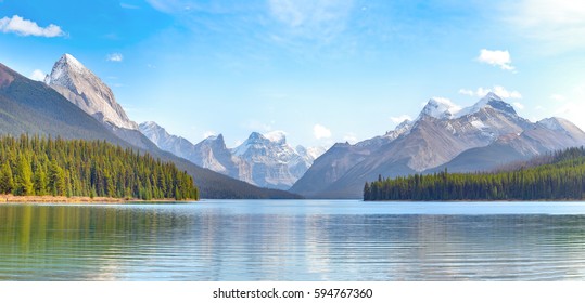 Maligne Lake In Jasper National Park, Alberta, Canada