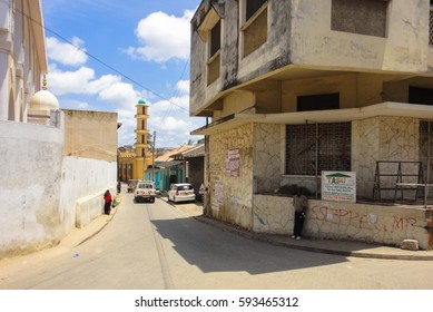 MALINDI/KENYA - SEPTEMBER 4 2013: Streets And Buildings Of Malindi Town. Eastern Africa