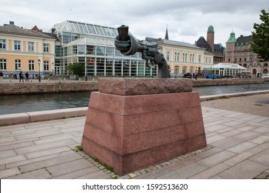 Malmo, Sweden: September 13, 2019: Statue Of A Gun With A Knot As A Non Violence Symbol Designed By Carl Fredrik Reuterswärd, In The Street Of Malmo