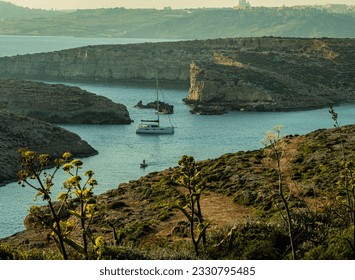 Maltese islands   boat in comio