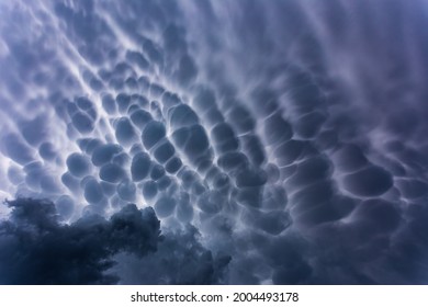 Mammatus Storm Clouds, Bautiful Storm Cloud Formation