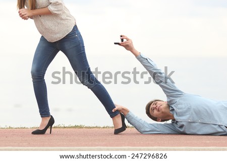 Man being rejected by his girlfriend when is proposing marriage