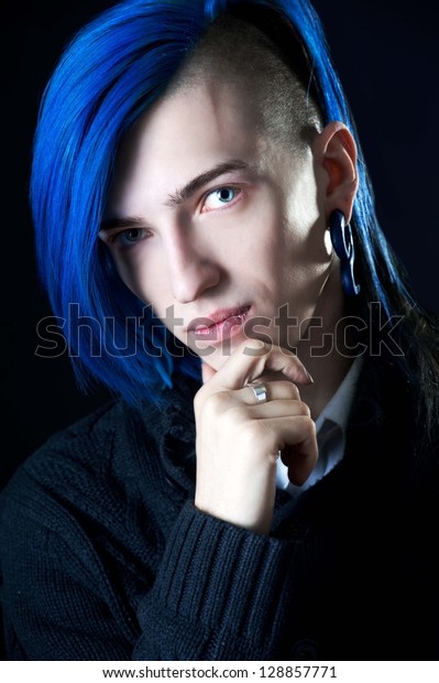 Man Blue Hair Stockfoto Jetzt Bearbeiten 128857771