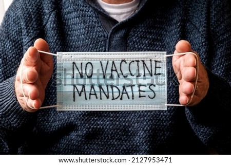 The man does not agree to do covid-19 vaccination, Put on text message 