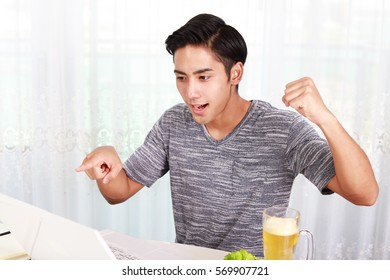 Man Drinking Beer Using Pc Stock Photo 569907721 | Shutterstock