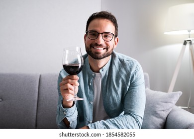 173,326 Hombres Tomando Vino Images, Stock Photos & Vectors | Shutterstock